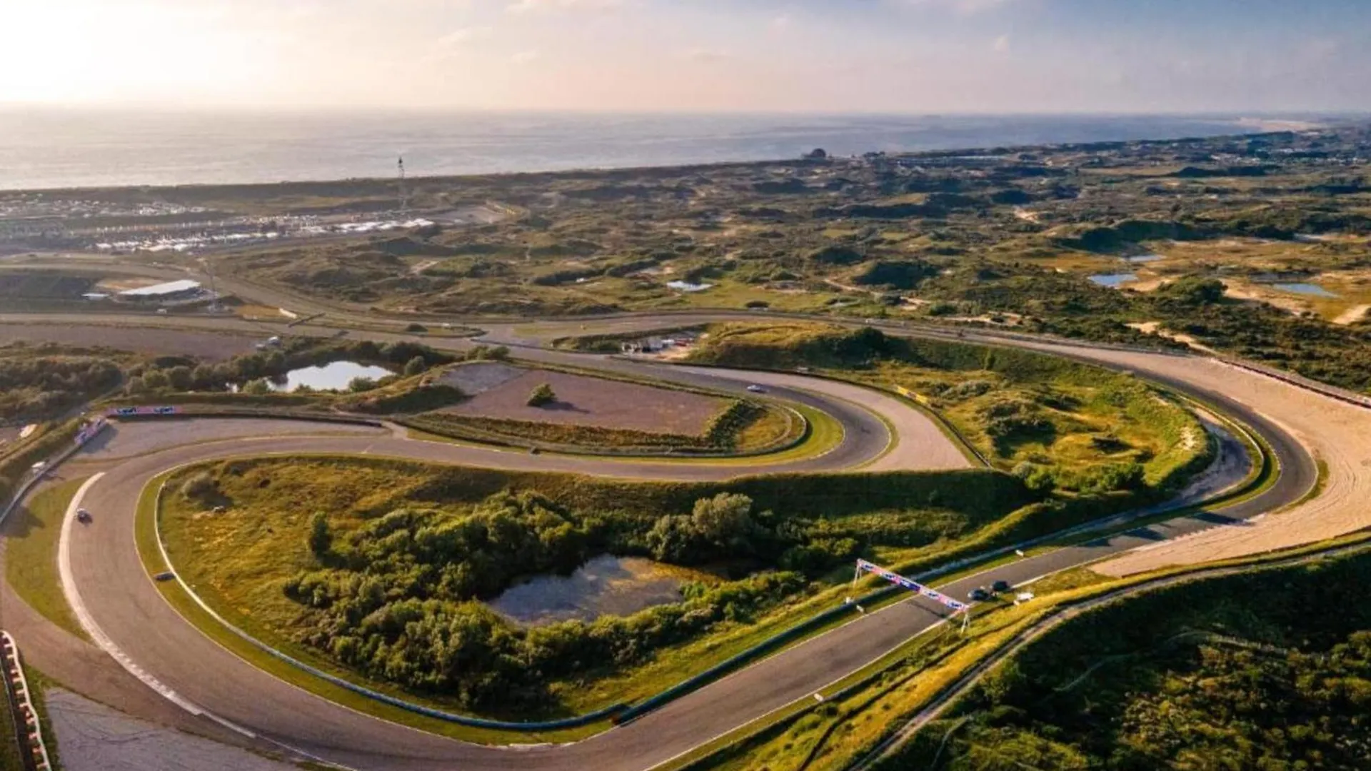 Blue Shell With Private Parking Garage Apartment Zandvoort 0*,